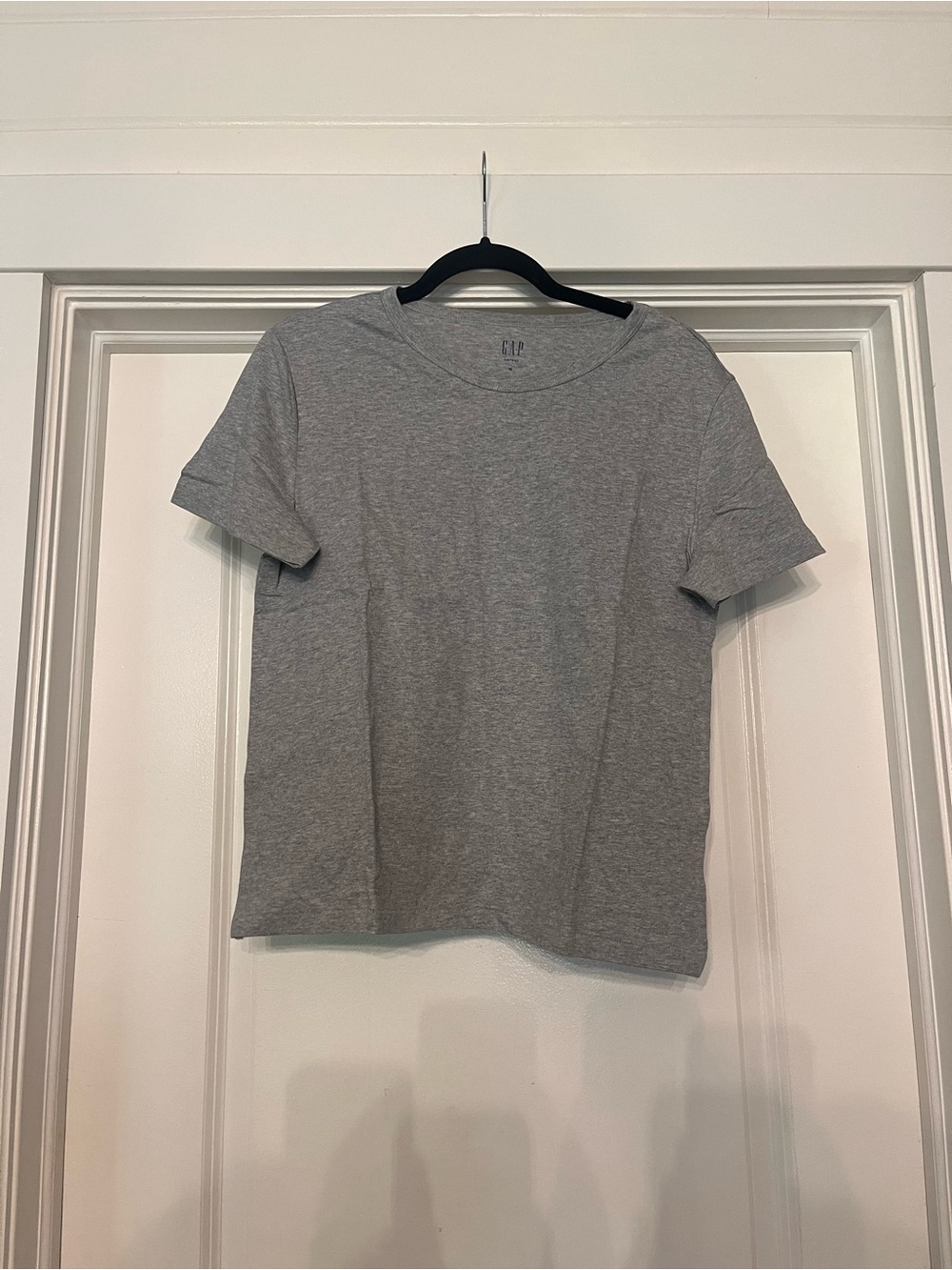 GAP Women's Short Sleeve Crew Tee — Gray